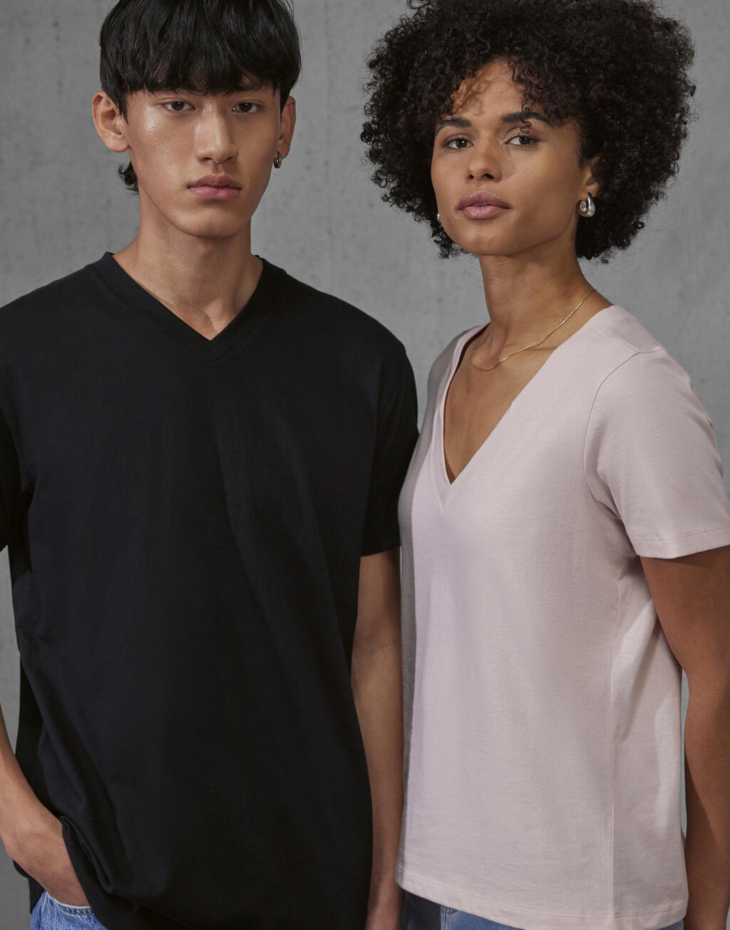 B&C #E150 V T-Shirt