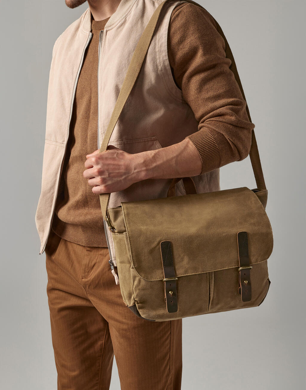 Quadra Heritage Waxed Canvas Messenger