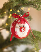 SNUG M – Santa socks in bauble ornament – item picture 1
