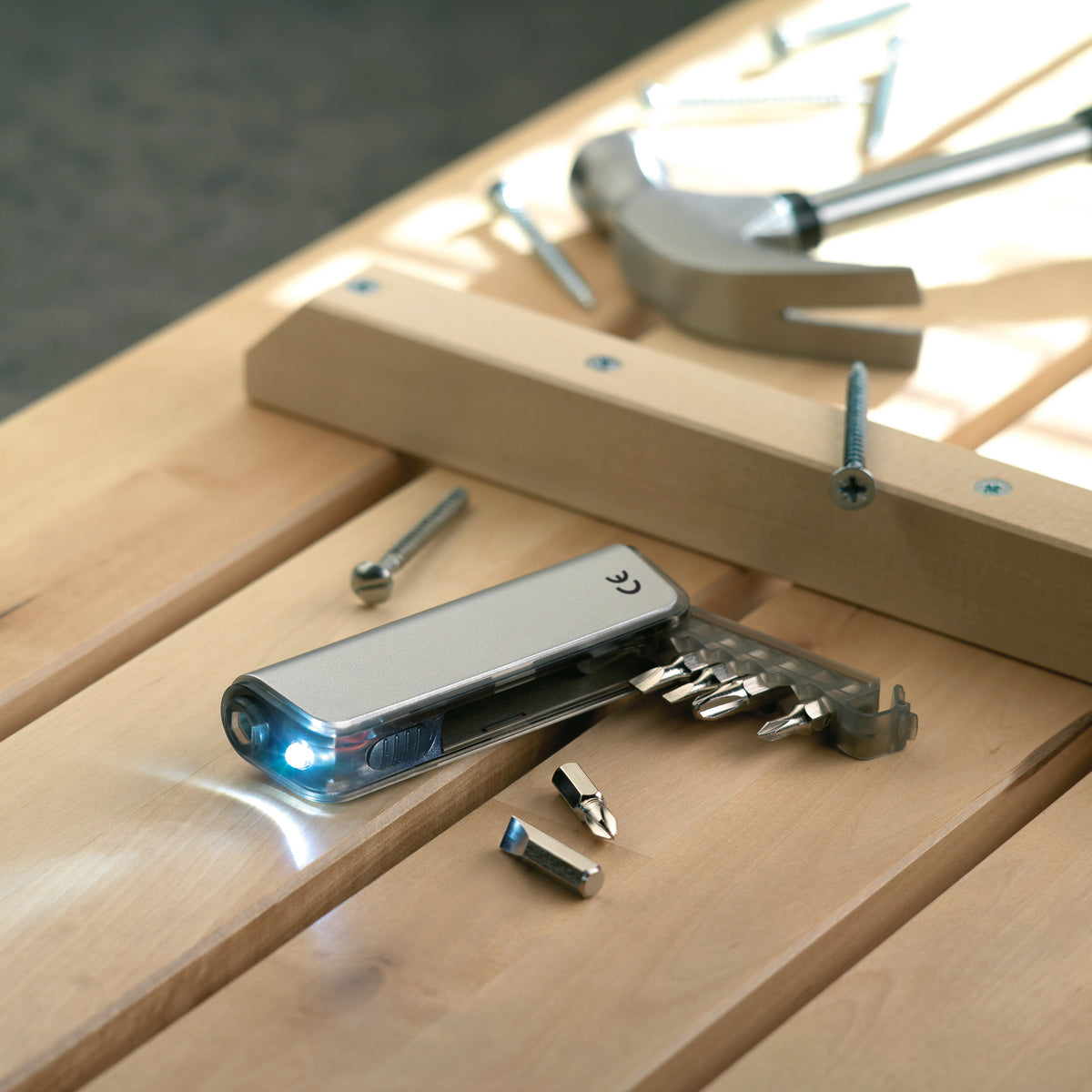 ALUTOOL – Multitool holder and LED torch – item ambiant picture