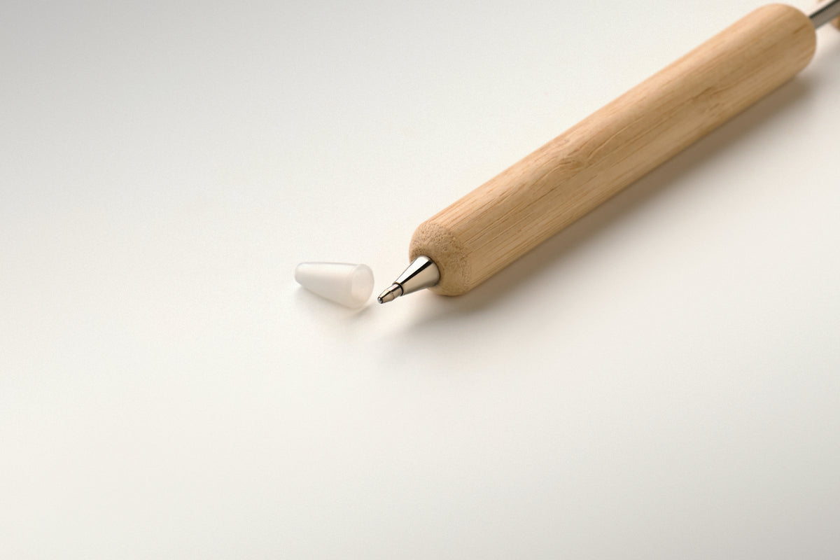 CORAPEN – Bamboo heart ball pen – item picture side