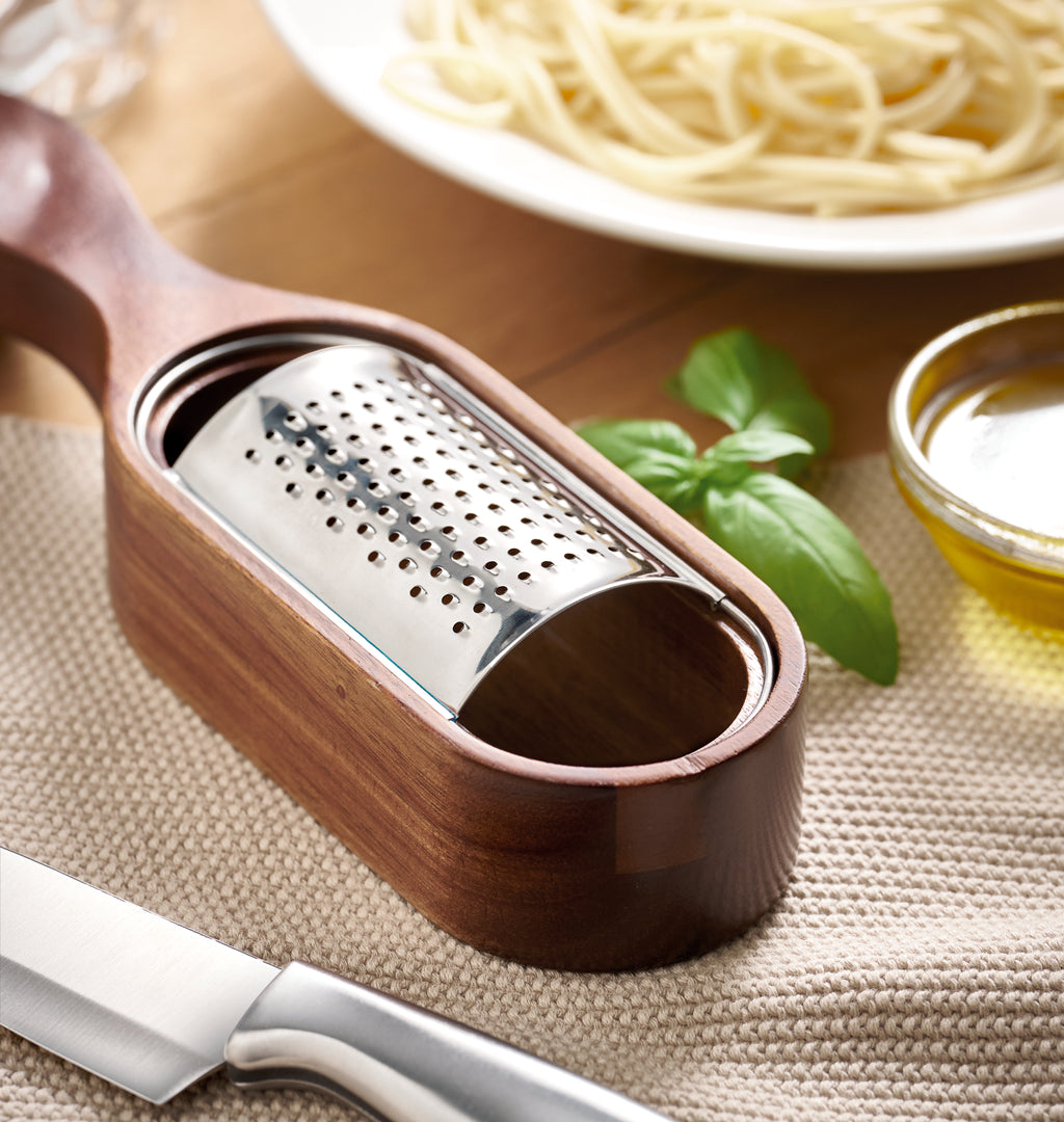 PARMAS – Acacia cheese grater – item ambiant picture