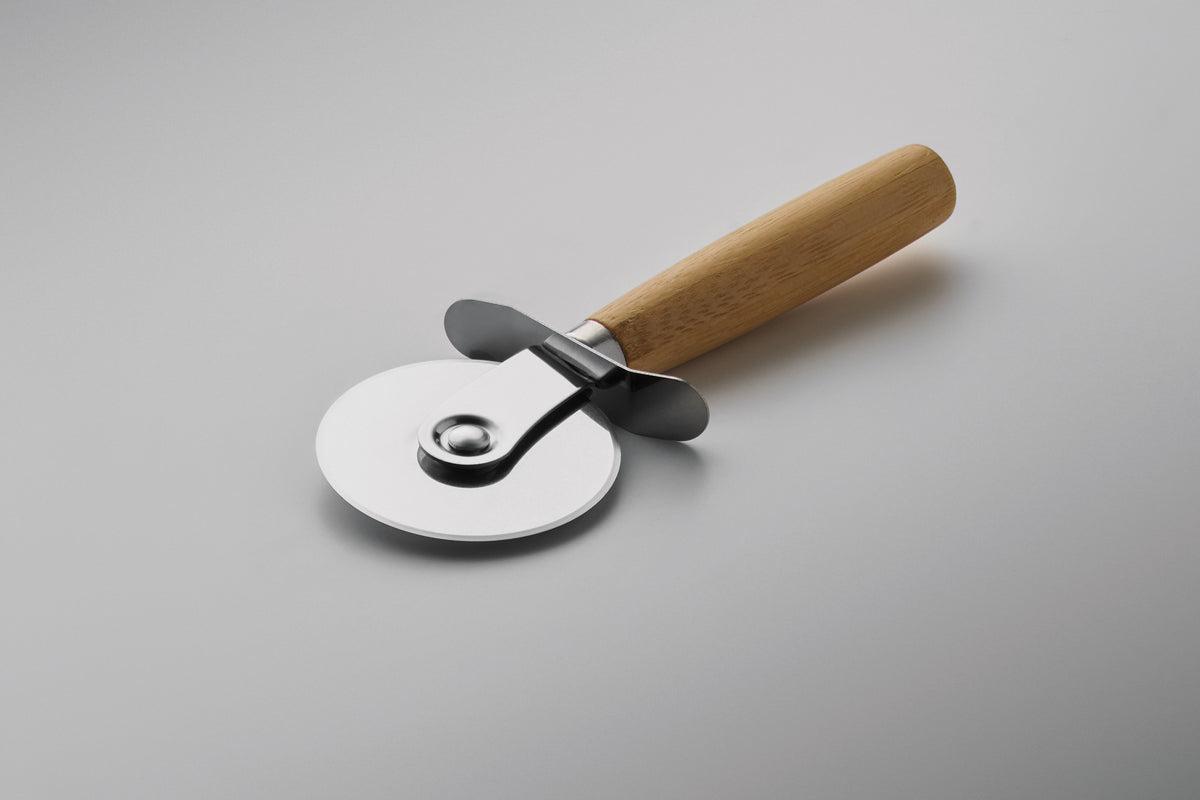 NAPOLITANA – Bamboo pizza board & cutter – item picture open