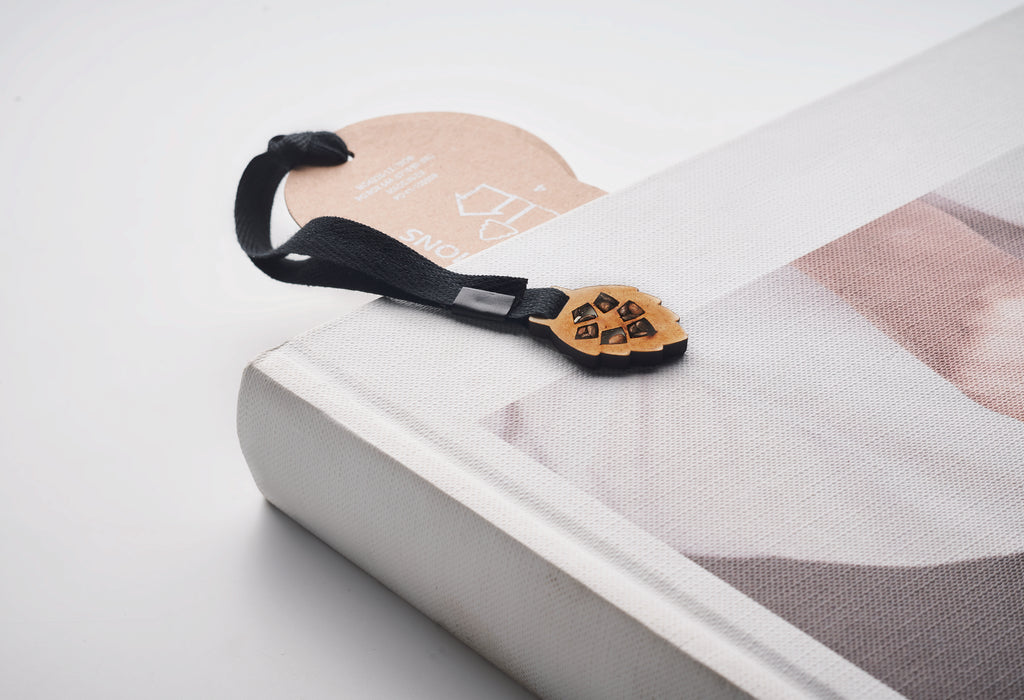 GROWBOOKMARK™ – Pine tree bookmark – item detail picture