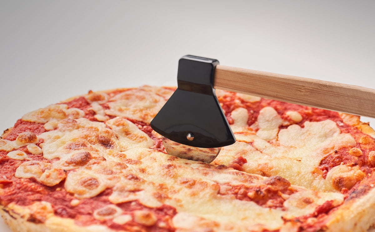 ZAZA – Pizza cutter bamboo handle – item detail picture