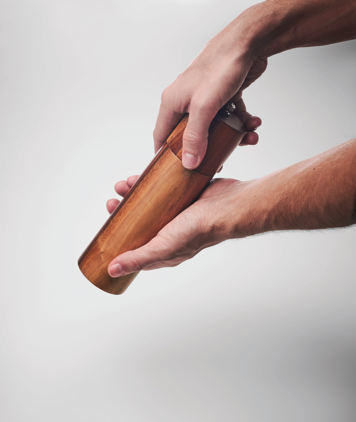 TUCCO – Pepper grinder in acacia wood – item detail picture