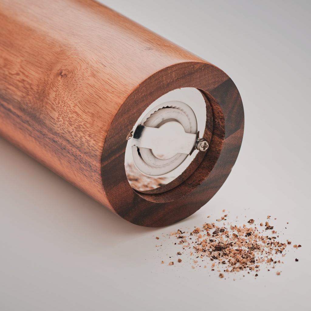 TUCCO – Pepper grinder in acacia wood – item picture side