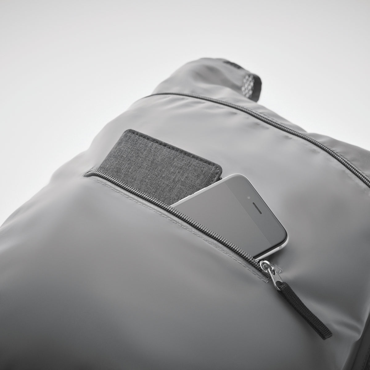 DESTELLO – Foldable reflective sports bag – item ambiant picture