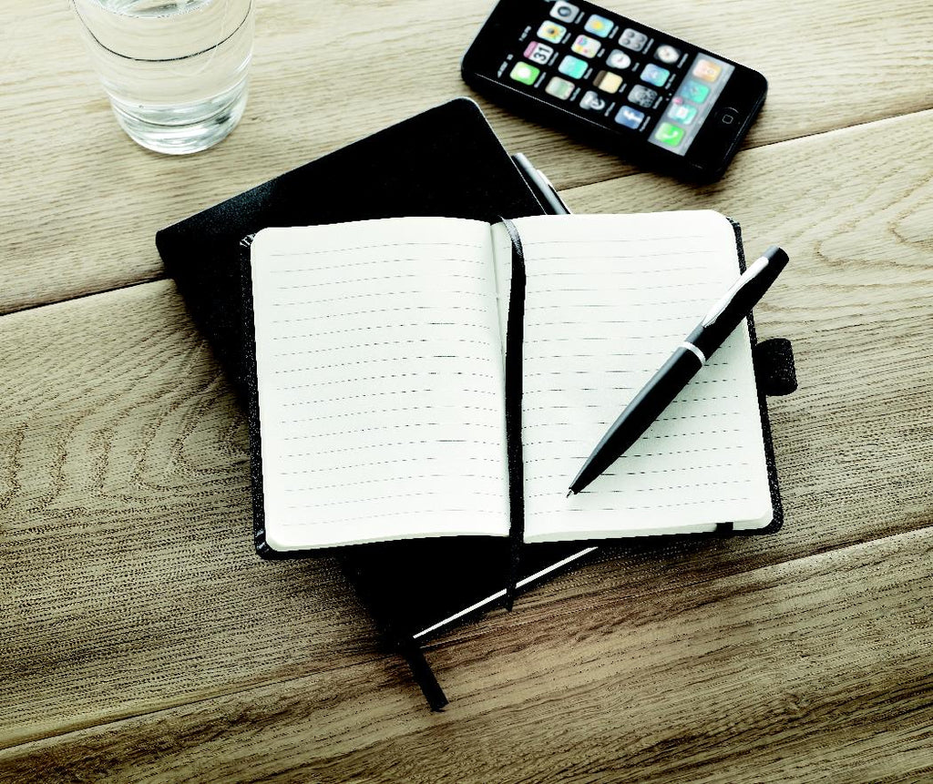 NOTALUX – A6 notebook with pen 72 lined – item ambiant picture