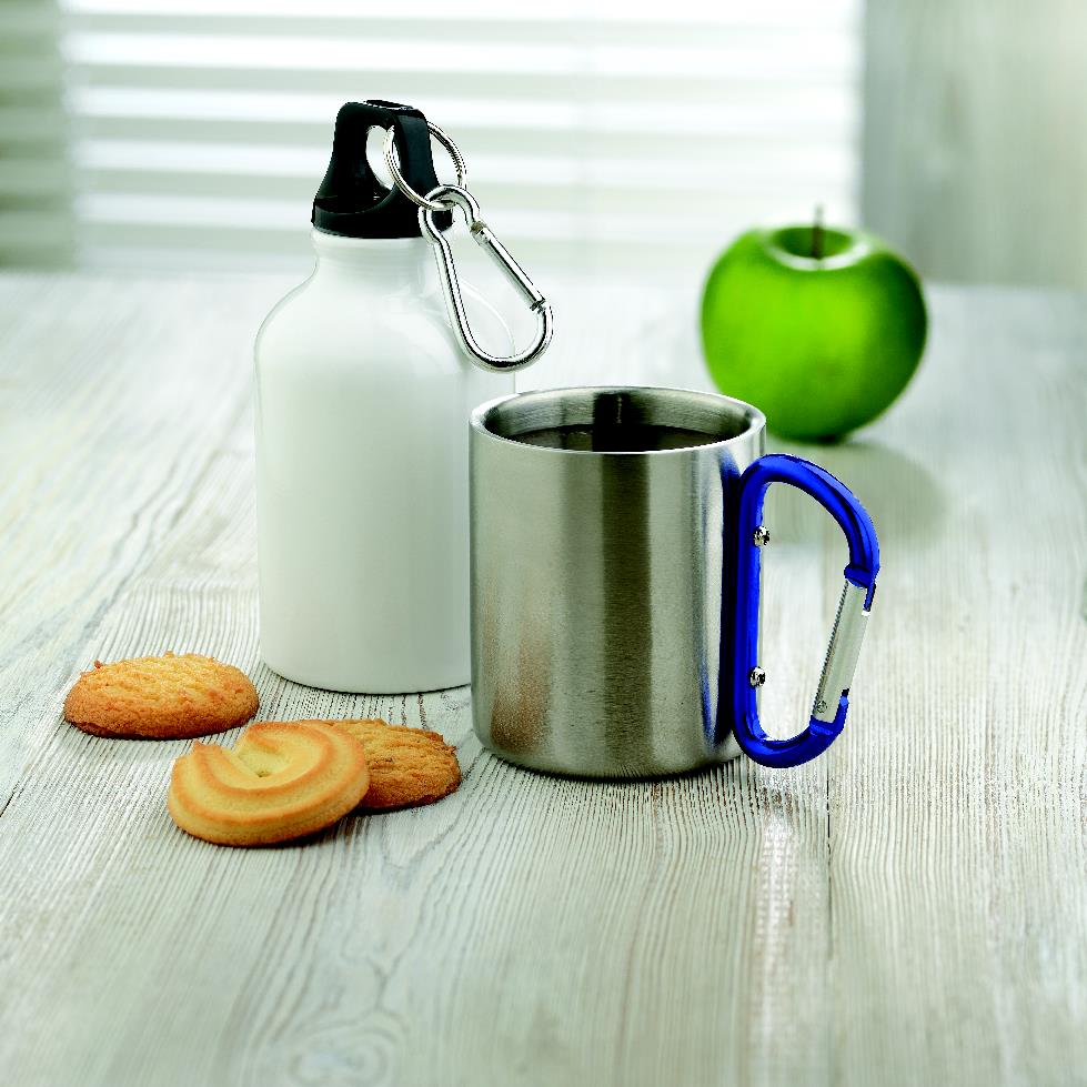 TRUMBO – Metal mug & carabiner handle – item ambiant picture