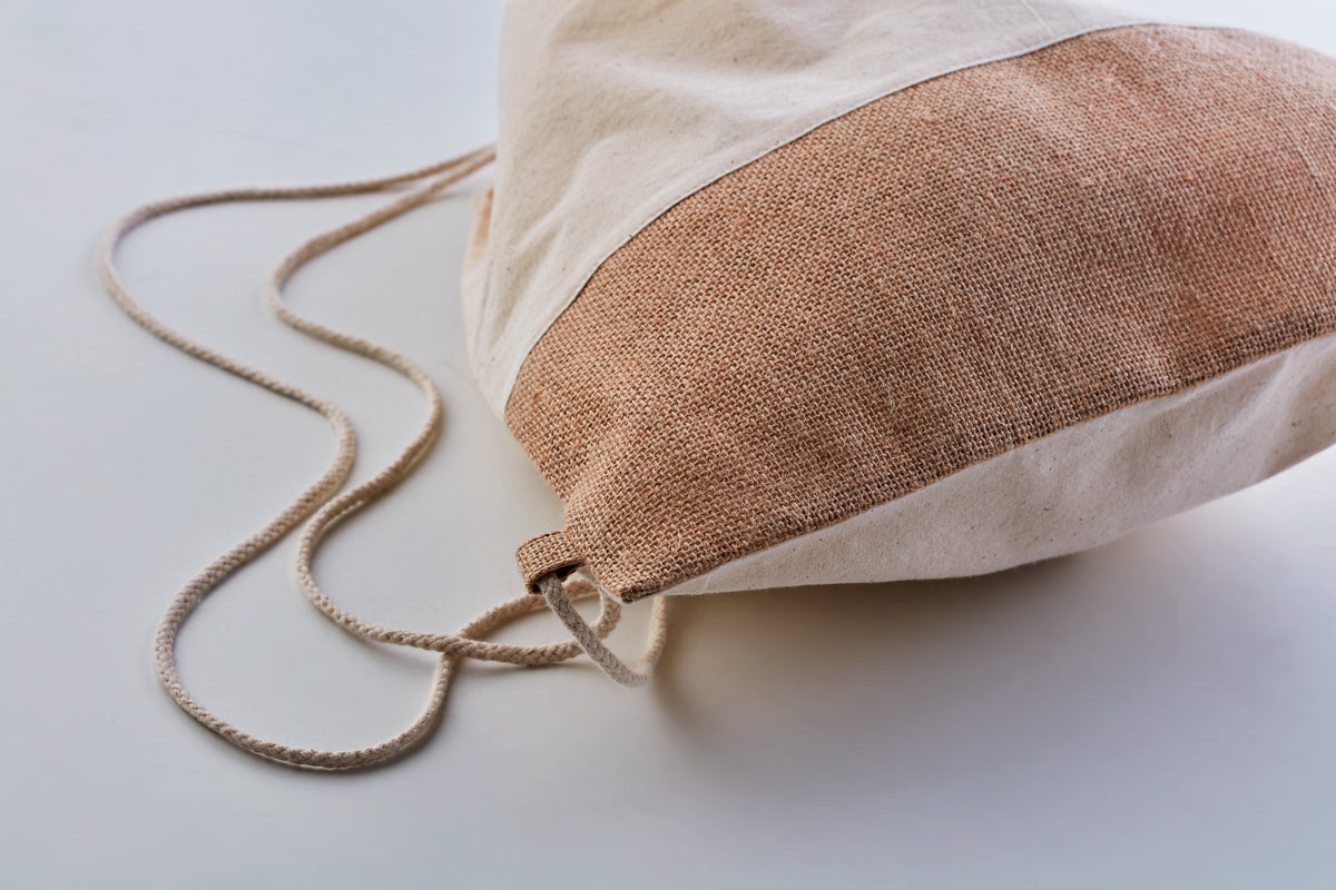 INDIA – Drawstring bag w/ jute details – item picture side