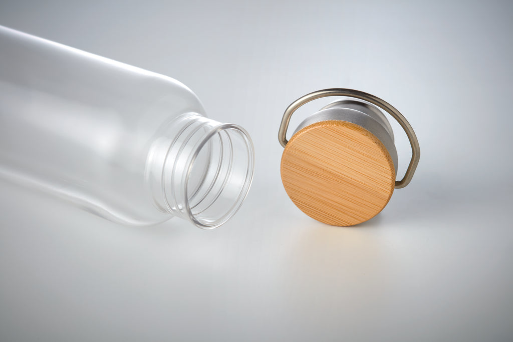 HELSINKI BASIC – Tritan 800ml bottle bamboo top – item picture top