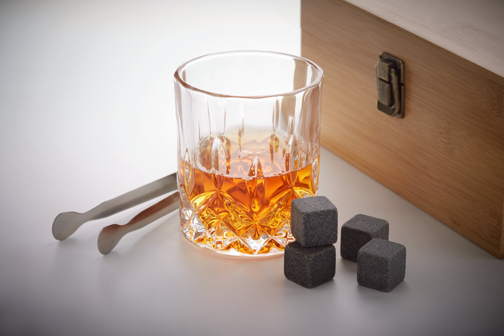 INVERNESS – Whisky set in bamboo box – item detail picture